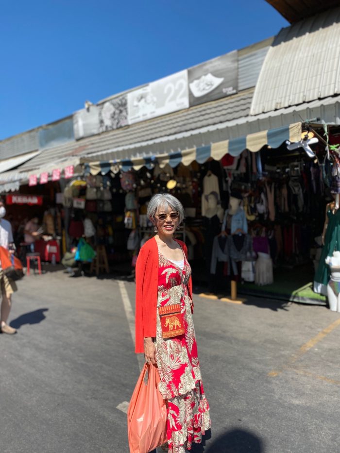 こんなところにサワジェンヌ グレイヘアリスト朝倉真弓さんに聞くグレイヘアとファッションの素敵な関係