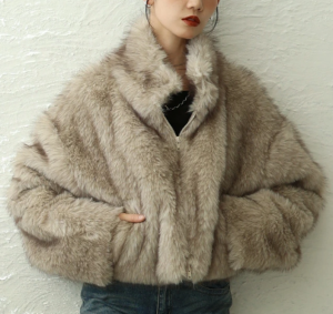 大人の冬を彩る、ファーアイテムの魔法