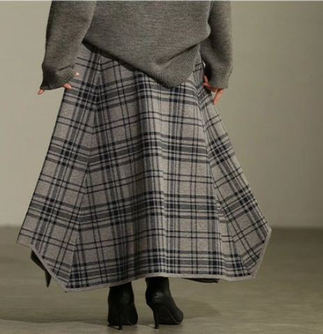 大人の魅力を引き立てる、40代女性のためのスカートスタイル